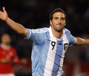 开云体育官方网站-鏖战东瀛之巅，樊振东独扛大旗，国乒险胜韩日联队