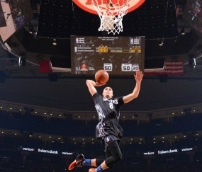 开云在线直播-欧冠淘汰赛焦点战启示录，火箭式火力如何压制雄鹿般坚韧？