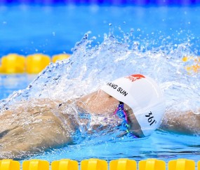 开云体育app-绿茵场与赛车道的双重奏，哥斯达黎加逆转奇迹与阿什拉夫的赛道超车哲学