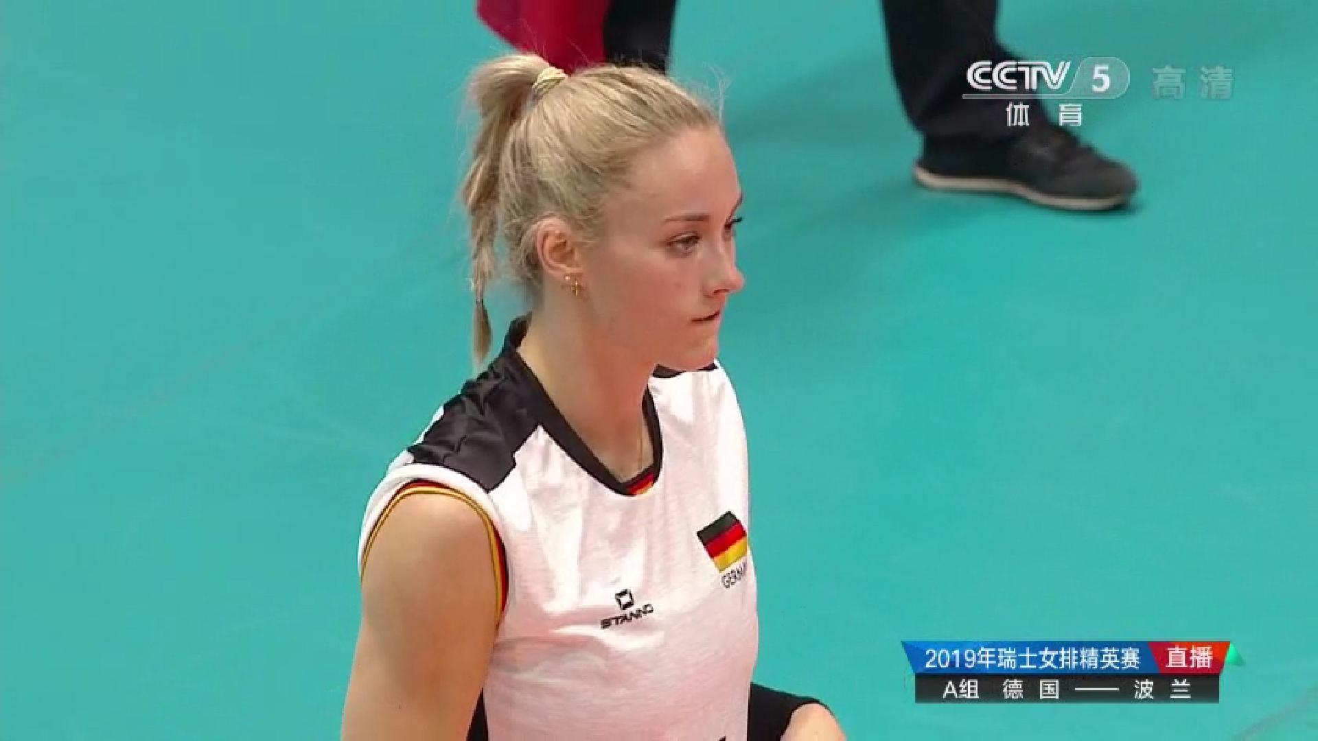 波兰队轻取英格兰队，王皓扛起全队