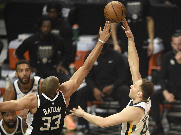 广东队翻盘北京队，戈贝尔带队取胜