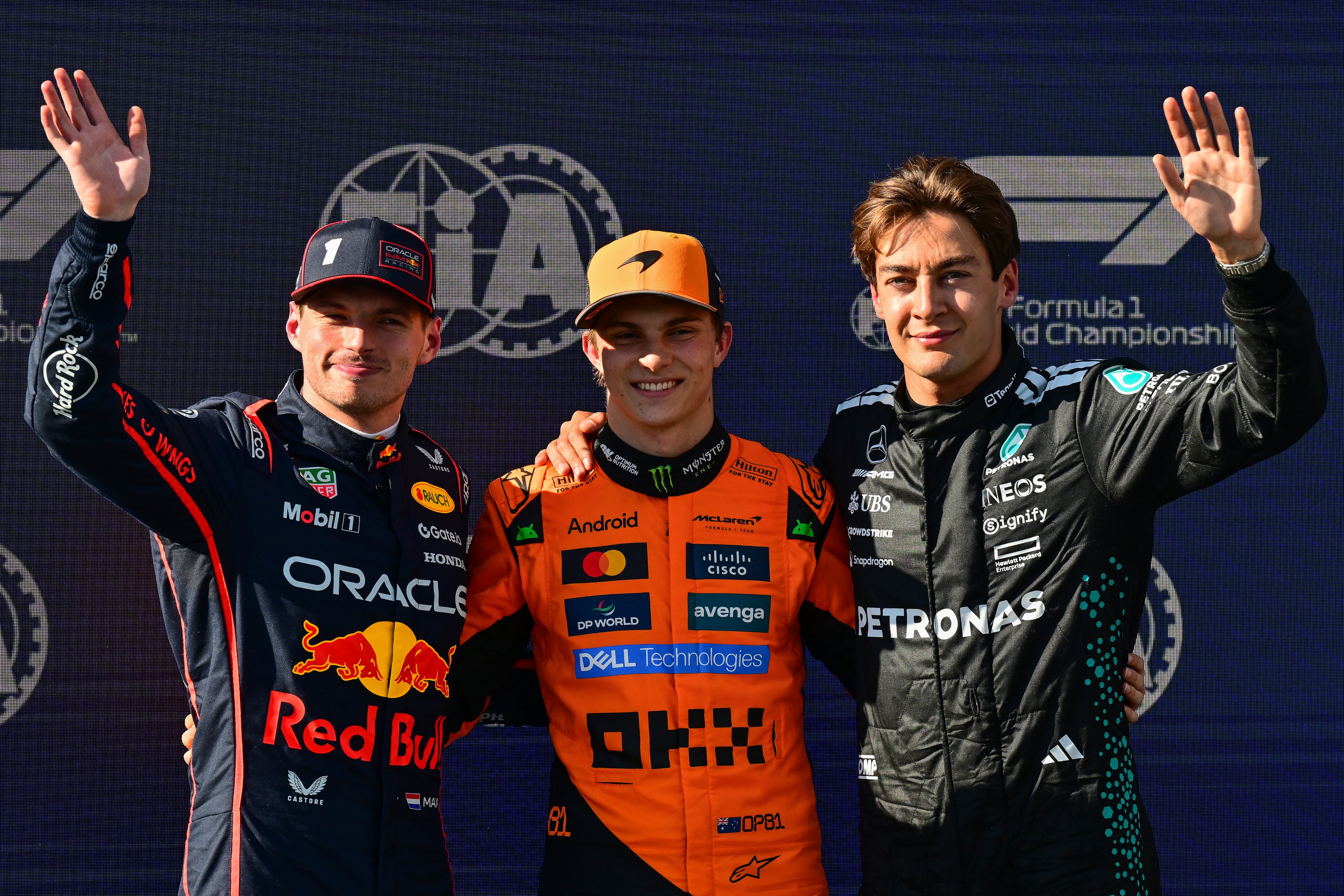 迈凯伦险胜红牛二队，皮亚斯特里扛起全队