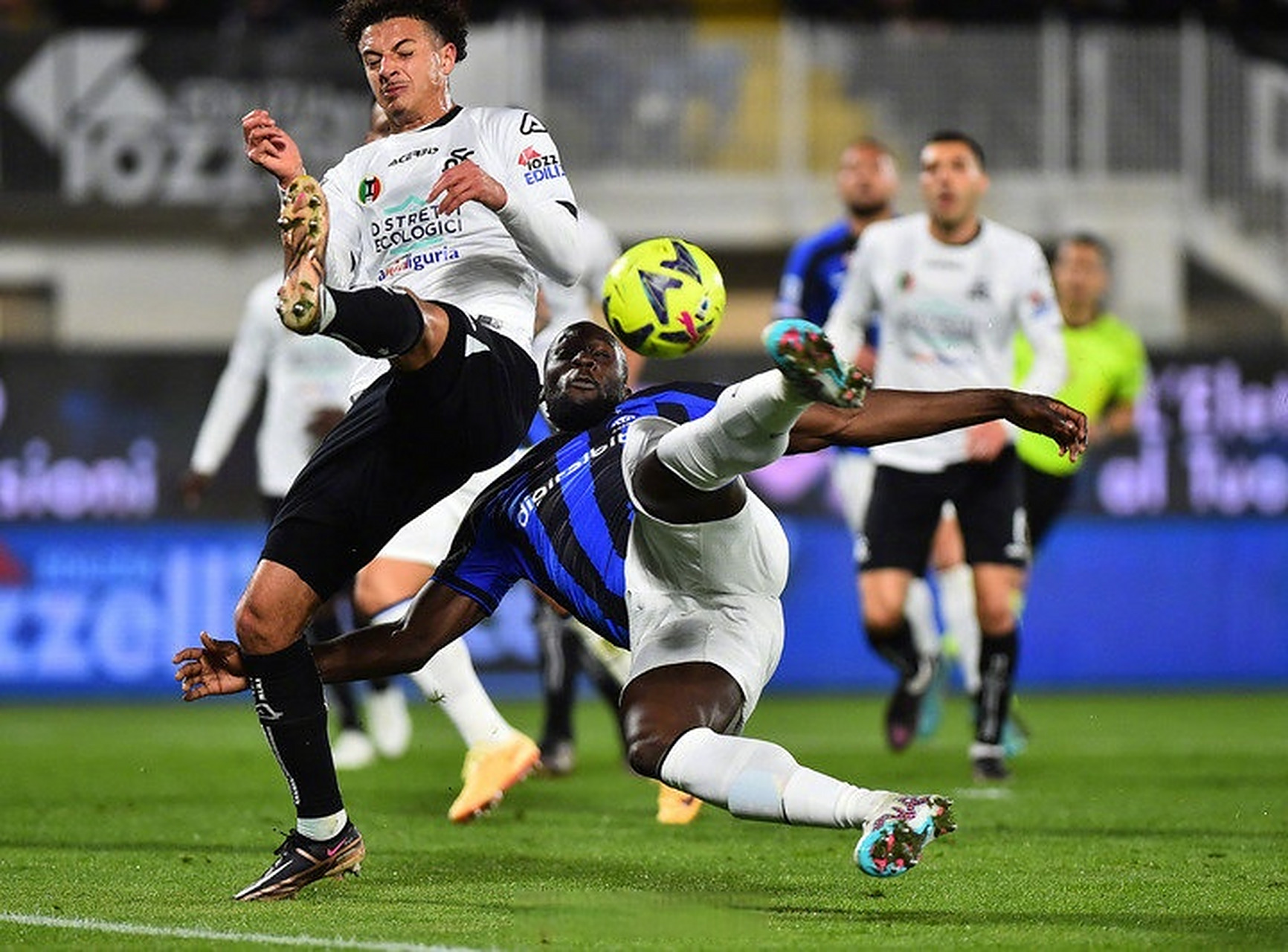 瑞典力克国际米兰，戈麦斯惊艳四座