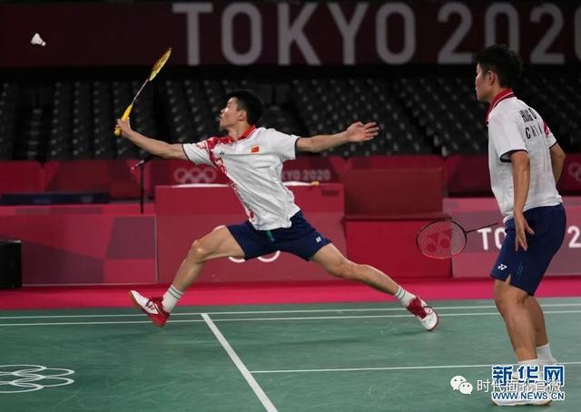 泰国队鏖战印度队，黄鸭组合扛起全队