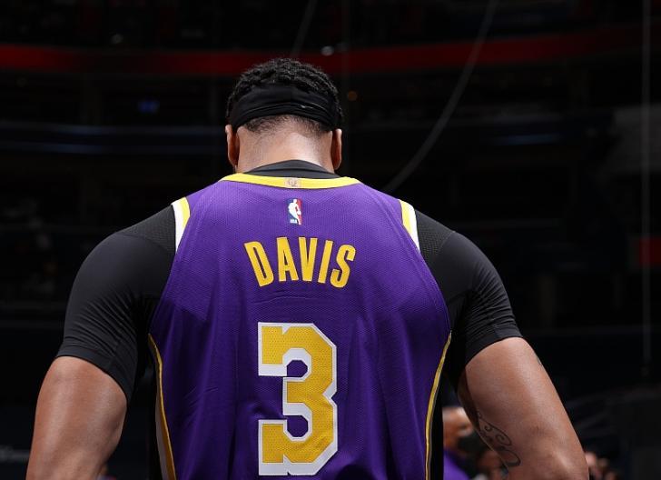 浙江队翻盘山西队，浓眉哥统治全场