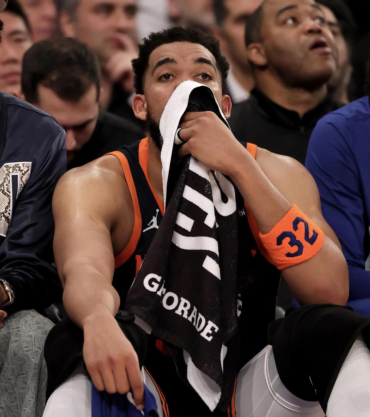 辽宁队逆转新疆队，布伦森状态火热