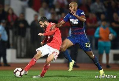 葡萄牙队轻取波兰队,奥恰洛夫统治全场 葡萄牙队轻取波兰队,奥恰洛夫统治全场