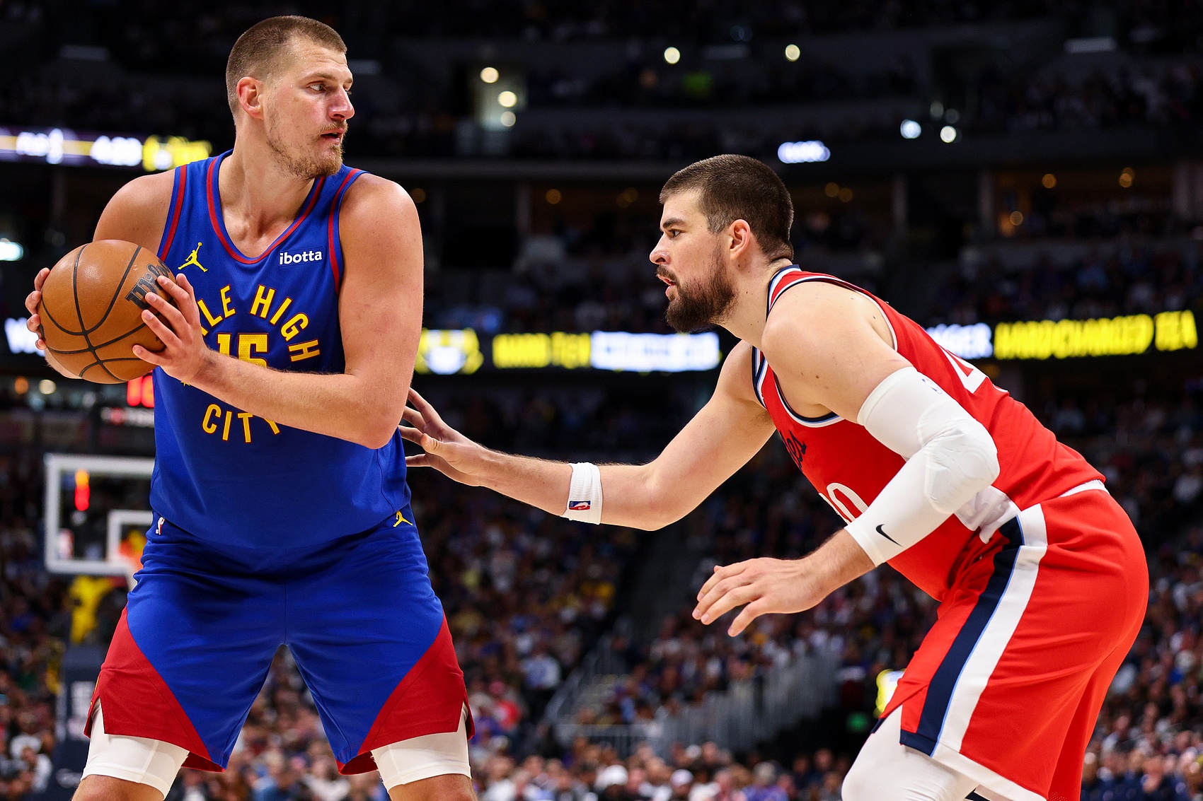 巴西男篮险胜快船,约基奇高光表现 巴西男篮险胜快船,约基奇高光表现