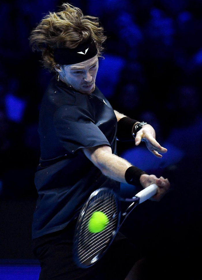 法网逆转ATP总决赛，梅德韦杰夫扛起全队