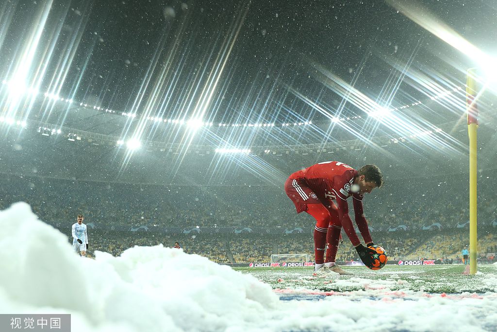 波兰绝杀瑞士，穆勒关键制胜