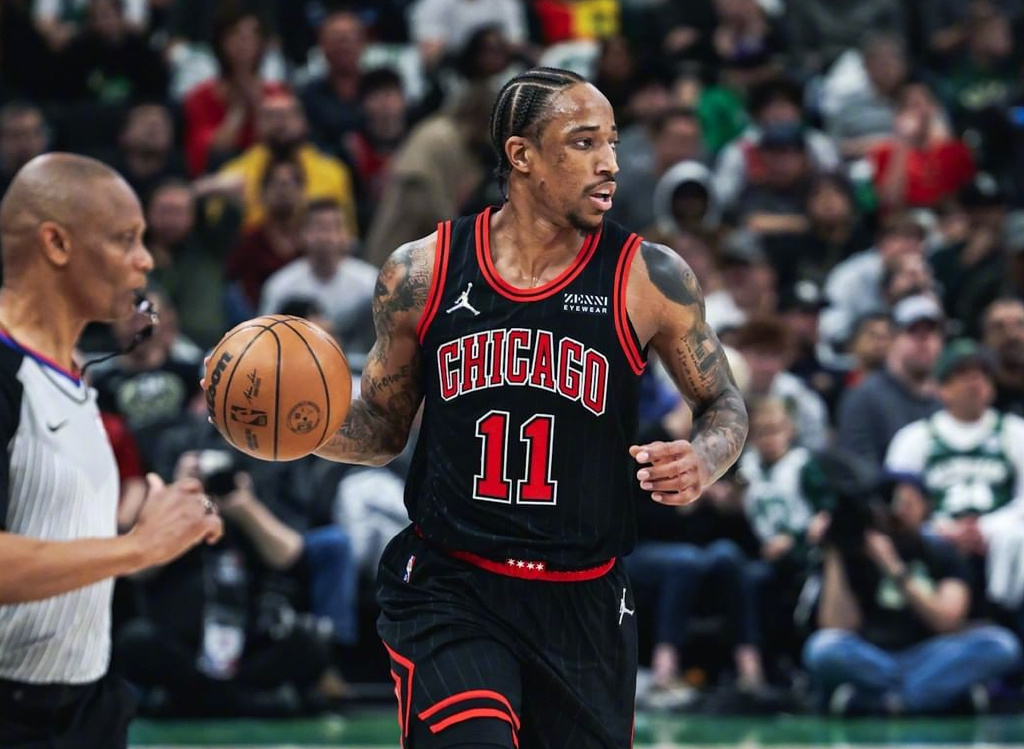 雄鹿险胜公牛，麦科勒姆状态火热