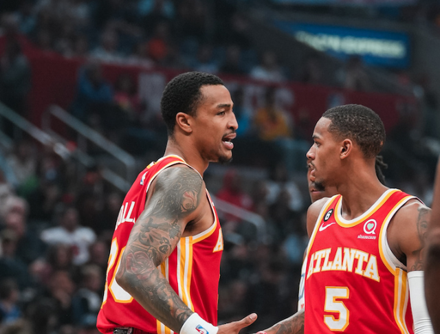 雄鹿险胜公牛，麦科勒姆状态火热