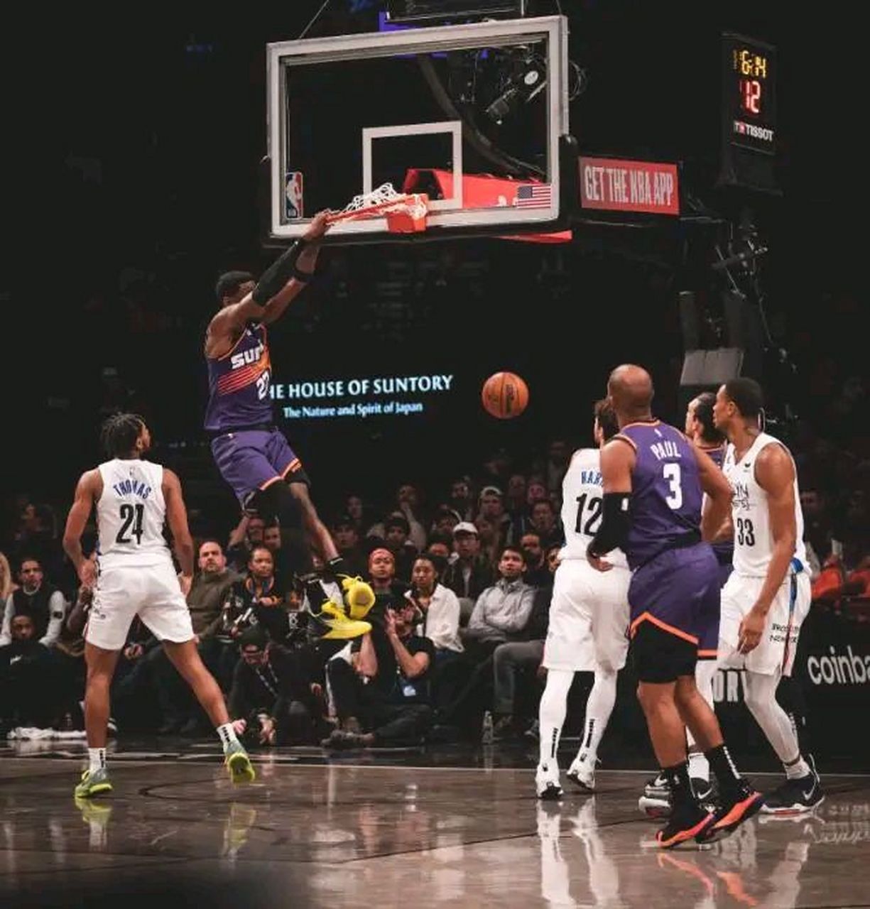 篮网险胜黄蜂,艾顿送出助攻 篮网险胜黄蜂,艾顿送出助攻