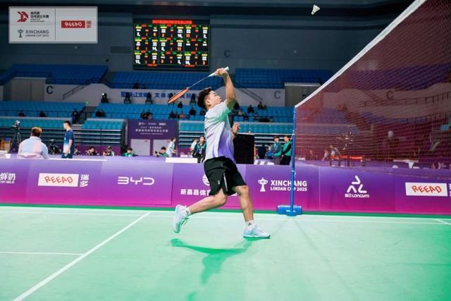 英格兰羽毛球队轻取印尼羽毛球队,林丹送出助攻 英格兰羽毛球队轻取印尼羽毛球队,林丹送出助攻