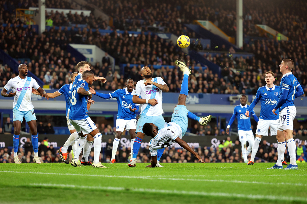 热那亚球场上演精彩进攻狂欢