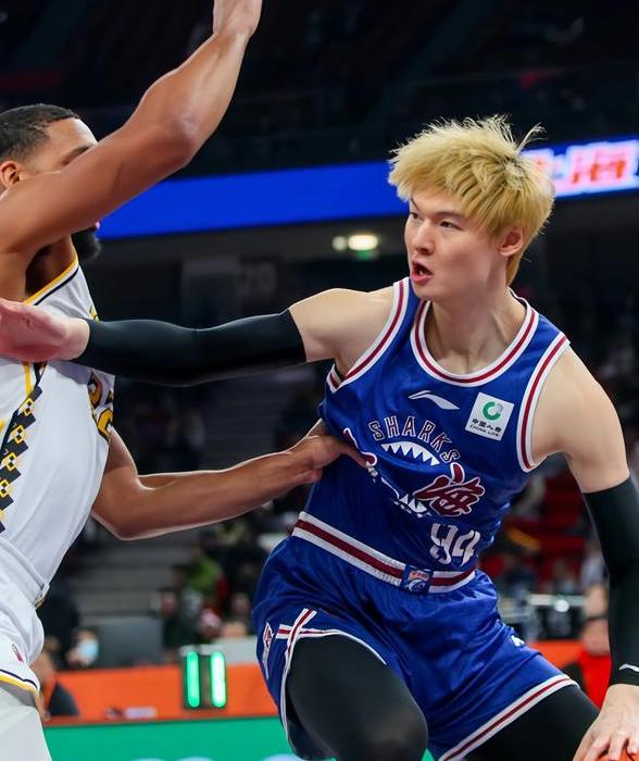 实力碰撞,双方角逐激烈,胜负将在最后一刻揭晓 实力碰撞,双方角逐激烈,胜负将在最后一刻揭晓