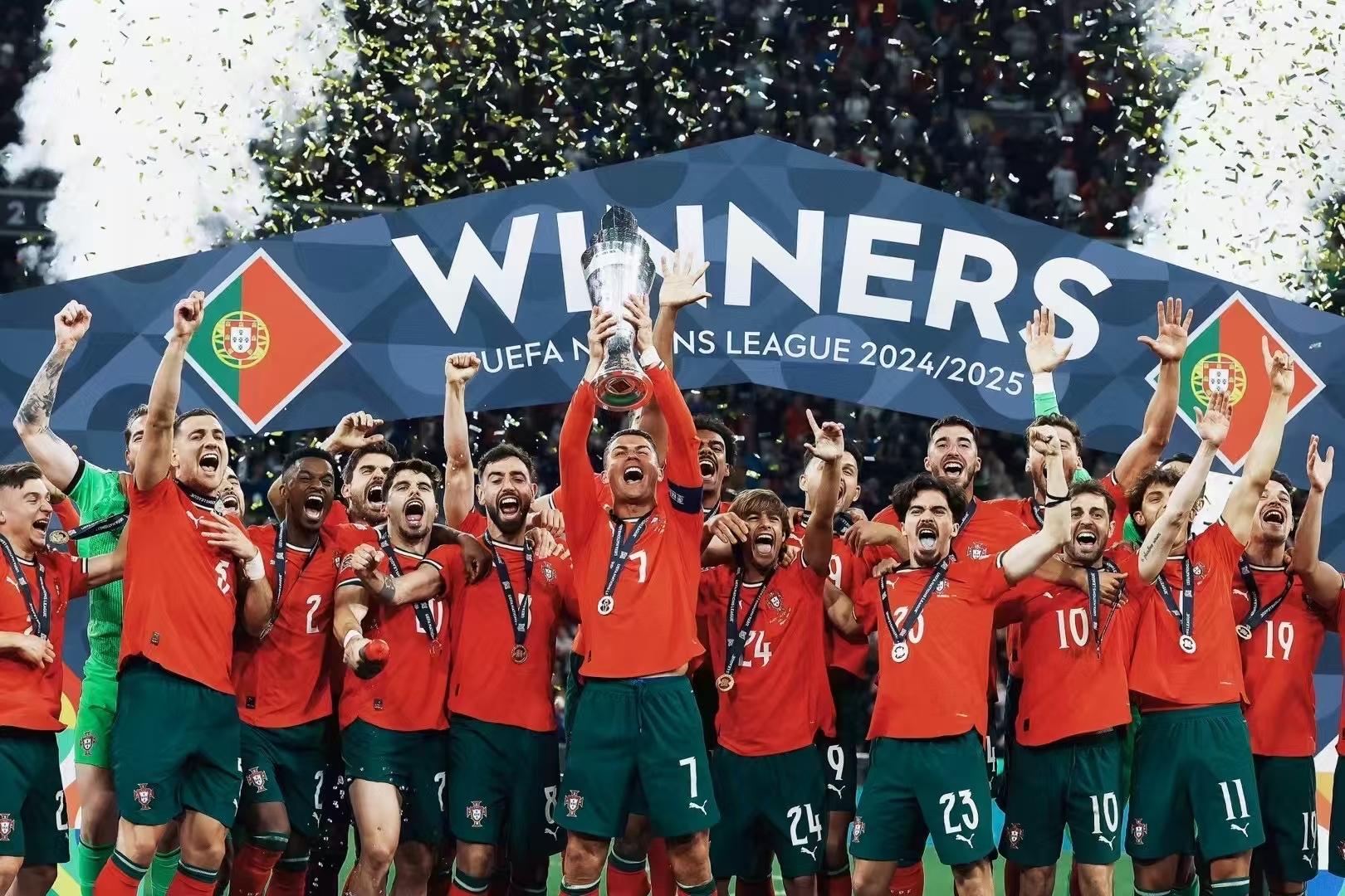 荷兰翻盘法国,C罗刷新纪录 荷兰翻盘法国,C罗刷新纪录