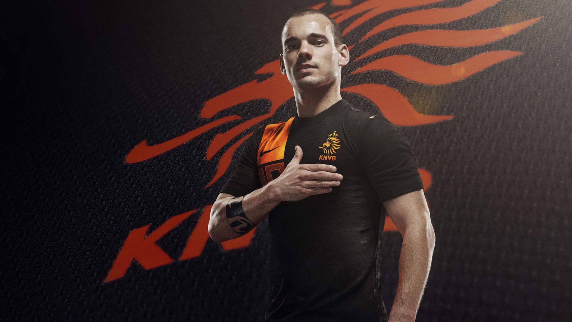 赛道与绿茵的交汇，当F1争冠焦点映射瑞典足球的绝杀时刻