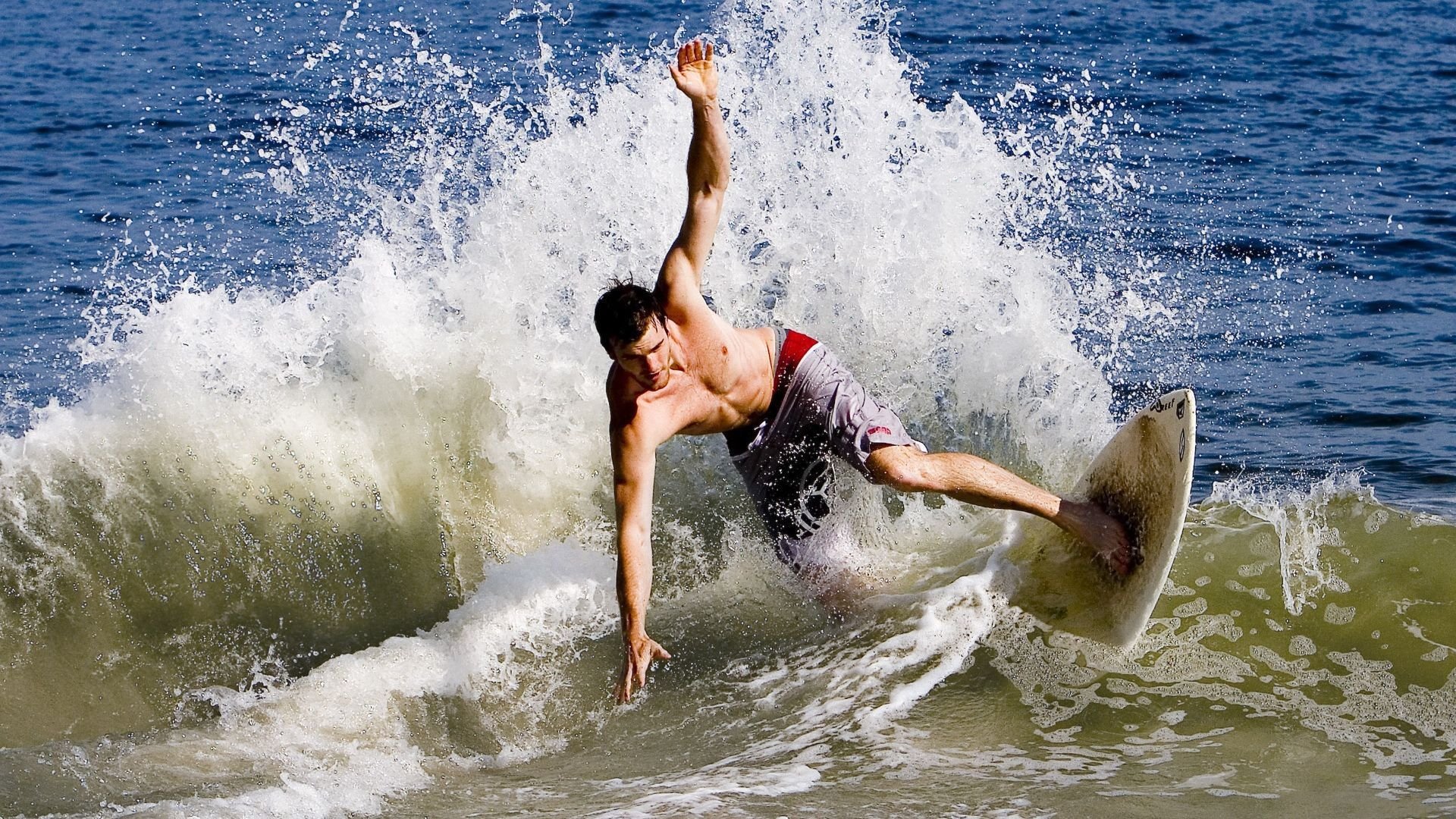 当休斯顿的烽火，锁住金州的灵光